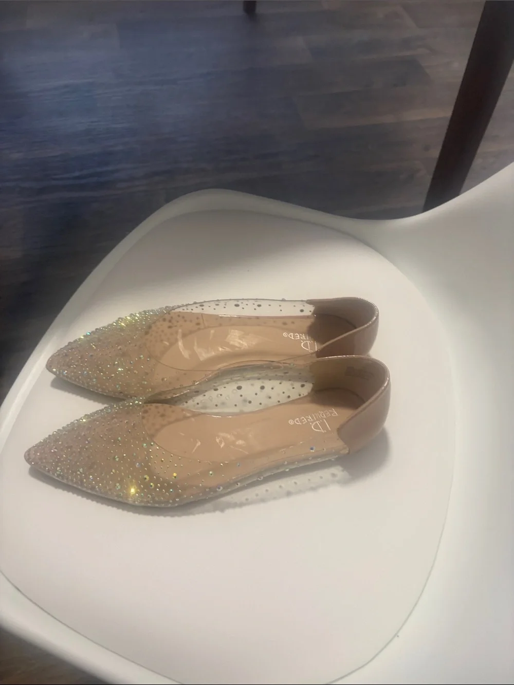 Crystal Embellished Pointed Toe Flats in Nude